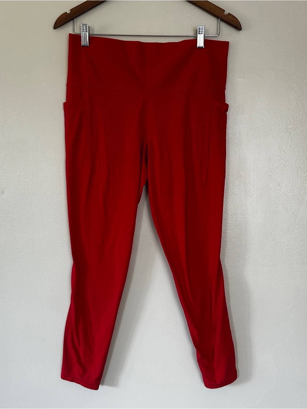 Athleta Salutation Stash Pocket II Leggings Womens Large Red High Rise Yoga